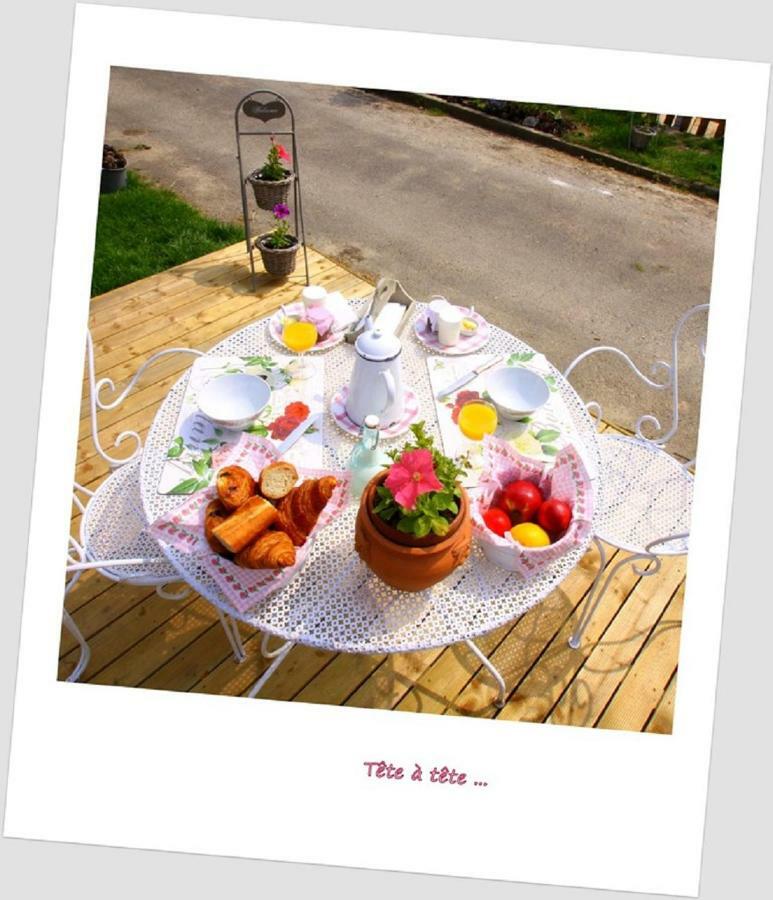 לינה וארוחת בוקר Boufflers Les Roulottes Des Songes De L'Authie מראה חיצוני תמונה